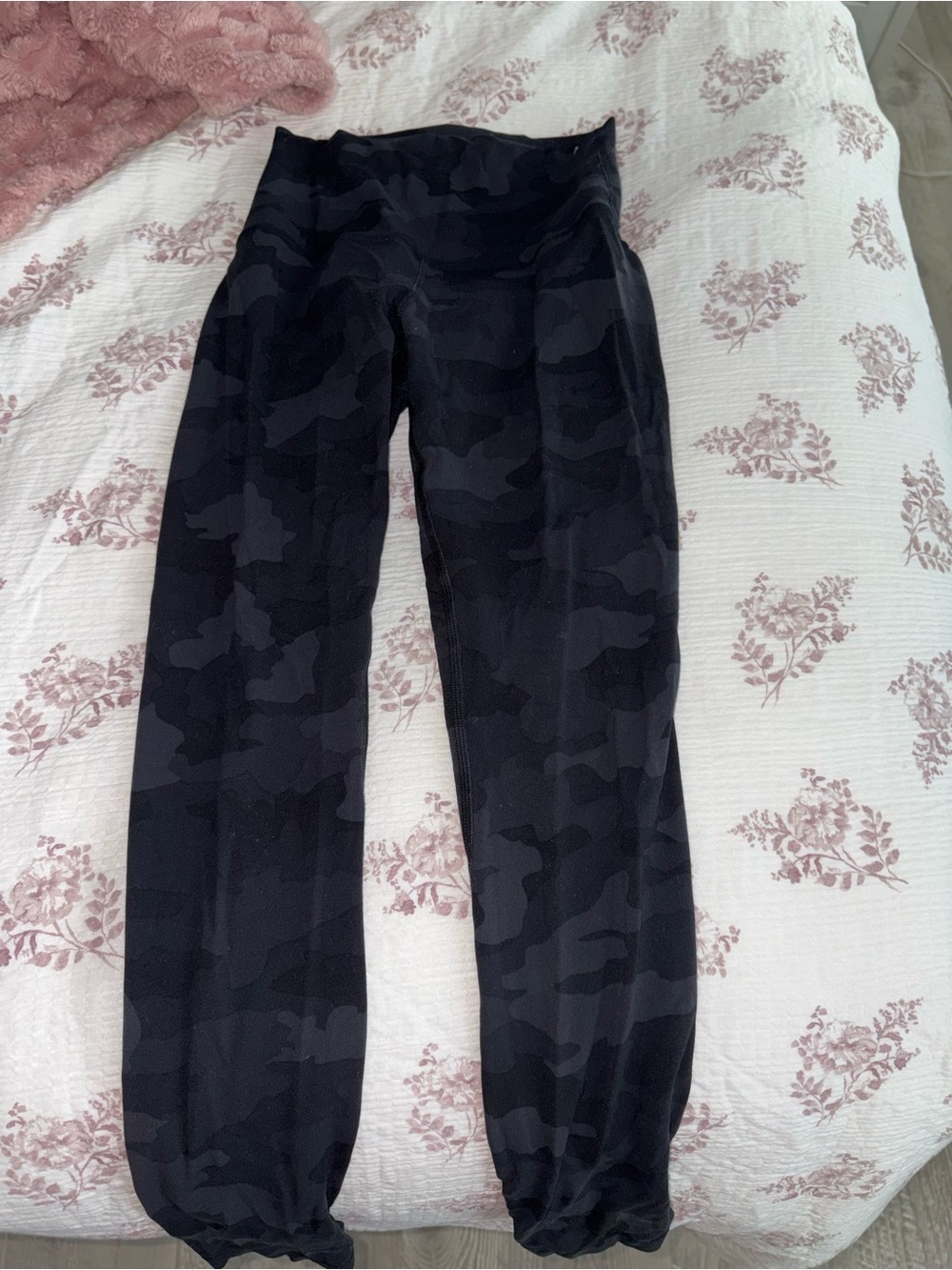 lululemon Black Dark Gray Camo Leggings